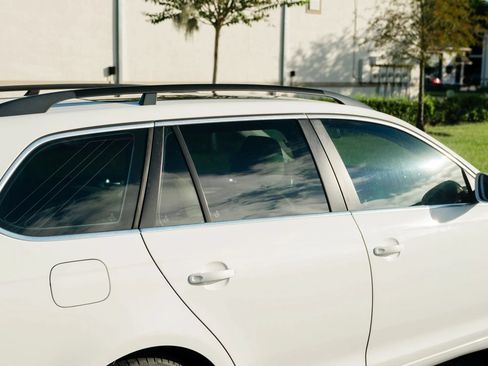 Used 2010 Volkswagen Jetta TDI FWD image 42
