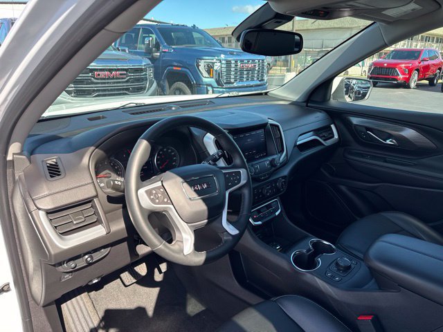 Used 2024 GMC Terrain SLT FWD image 11