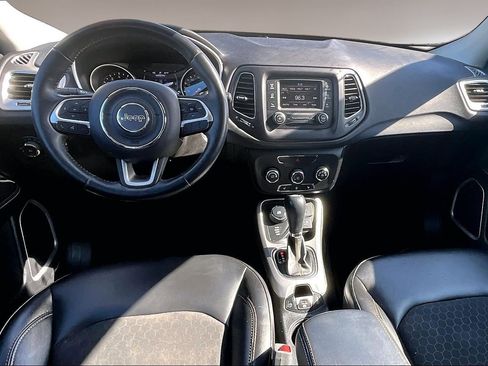 Used 2018 Jeep Compass Latitude w/ Cold Weather Group AWD/4WD image 7