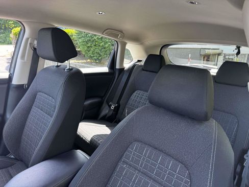 Used 2024 Honda HR-V LX image 19