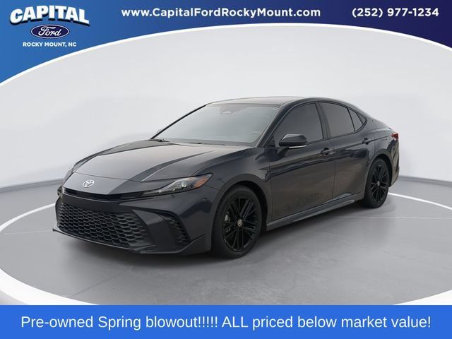 Used 2025 Toyota Camry SE FWD image 1