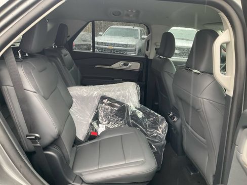 New 2026 Ford Explorer Active w/ Active Comfort Package RWD image 13