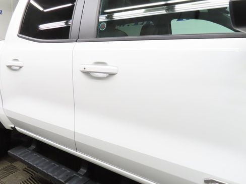 Used 2025 GMC Canyon AT4 w/ Technology Plus Package image 33