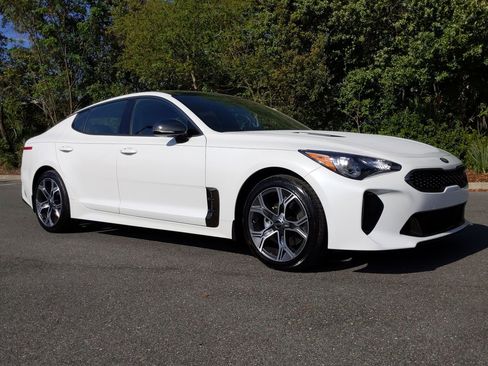 Used 2021 Kia Stinger GT-Line w/ Sun & Sound Package RWD image 2