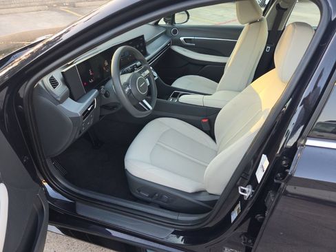 Used 2025 Hyundai Sonata SEL FWD image 4