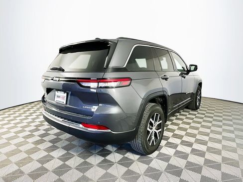 Certified 2025 Jeep Grand Cherokee Limited image 11