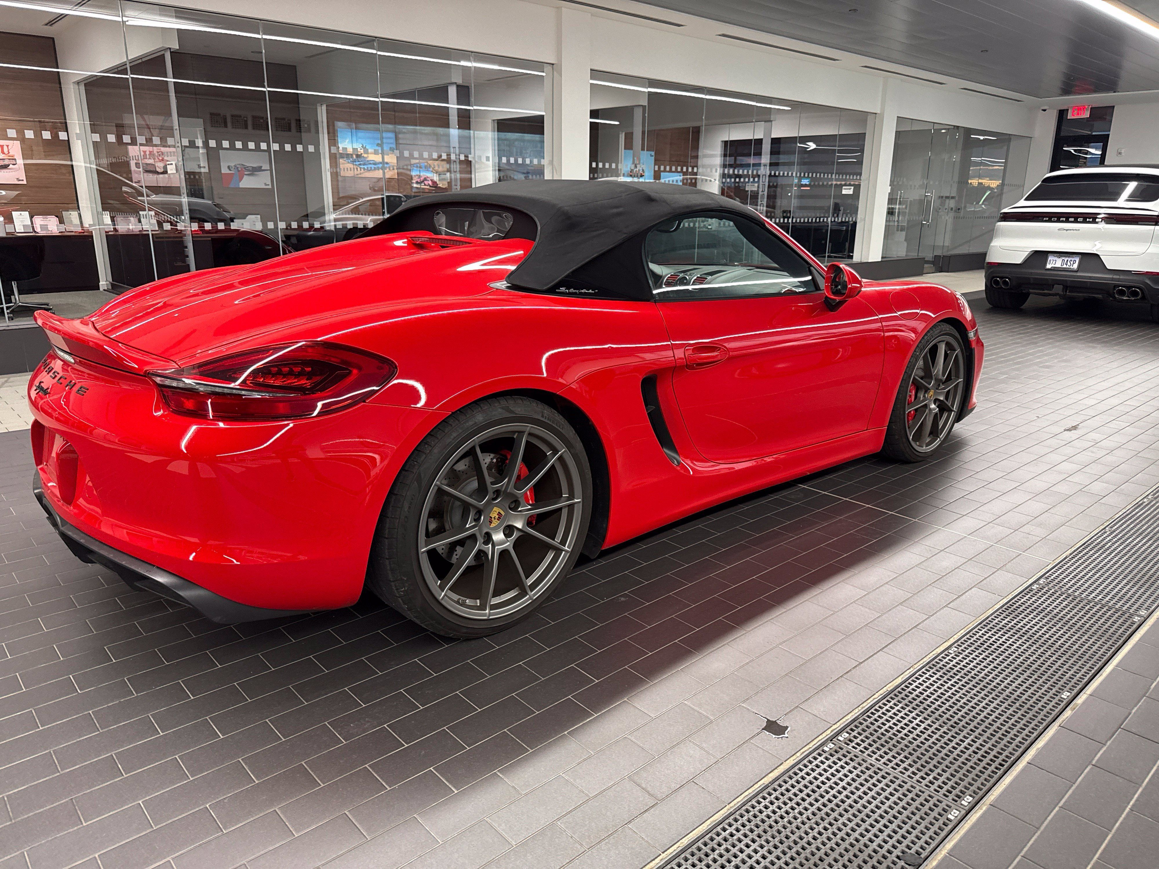 Used 2016 Porsche Boxster Spyder RWD image 5