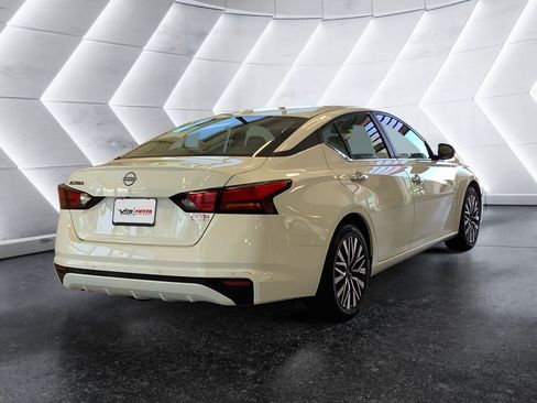 Used 2025 Nissan Altima 2.5 SV FWD image 4
