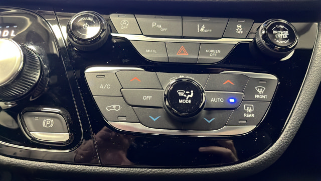 New 2026 Chrysler Pacifica Select FWD image 17