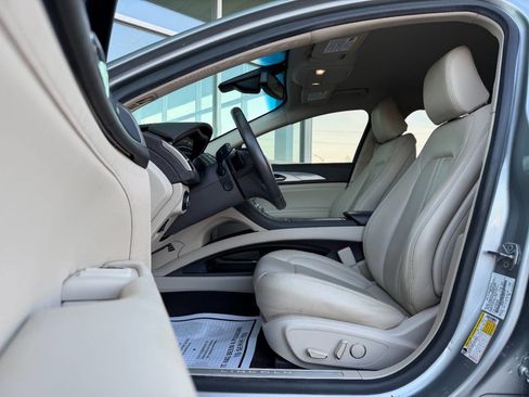 Used 2020 Lincoln MKZ AWD w/ Convenience Package image 11