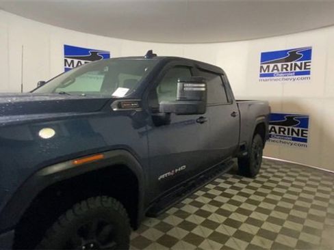 Used 2021 GMC Sierra 2500 AT4 image 6
