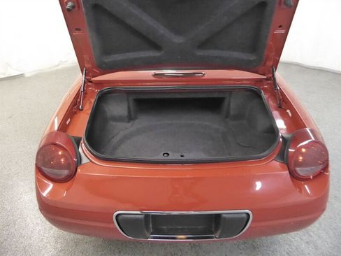 Used 2003 Ford Thunderbird Deluxe image 31