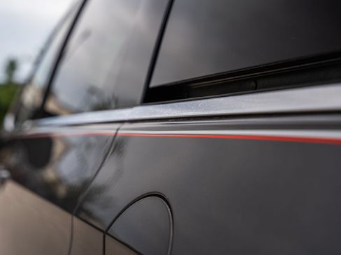 Used 2023 Chrysler Pacifica Touring-L FWD image 7