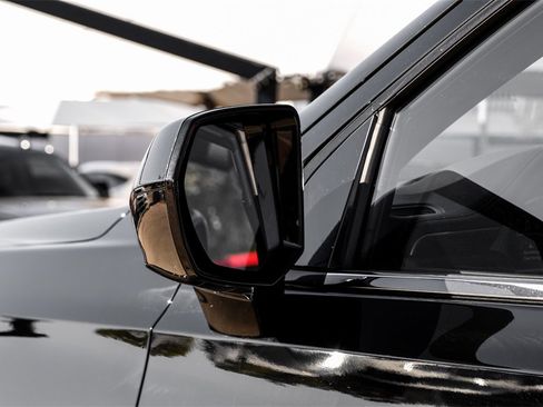 Used 2022 Chevrolet Suburban LT image 43