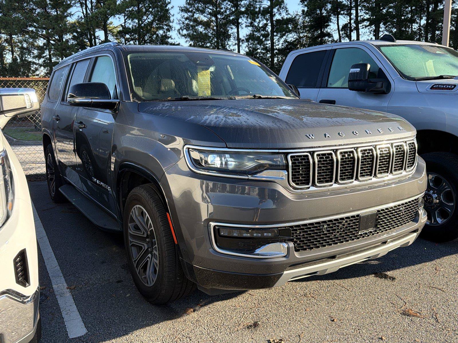 Used 2024 Jeep Wagoneer L Series II RWD image 3