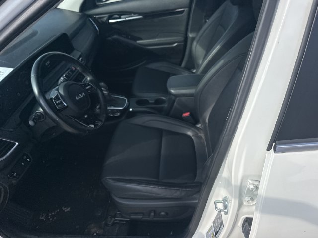 Certified 2025 Kia Seltos EX w/ EX Sunroof Package AWD/4WD image 13
