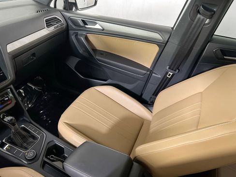 Used 2022 Volkswagen Tiguan SE AWD/4WD image 23