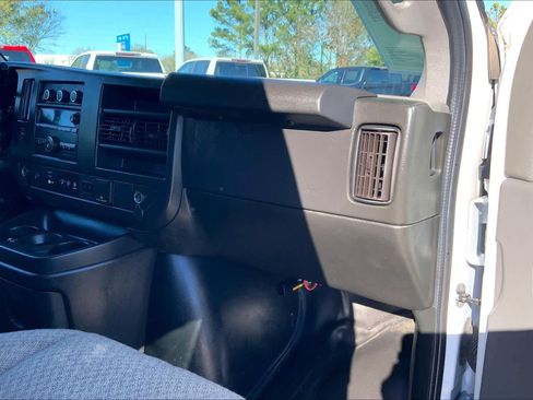 Used 2021 Chevrolet Express 2500 w/ Driver Convenience Package image 14