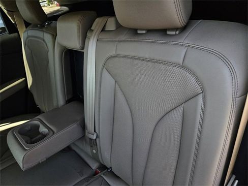 Used 2022 Lincoln Nautilus Reserve w/ Equipment Group 201A image 13