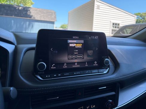 Used 2025 Nissan Rogue SV AWD/4WD image 20