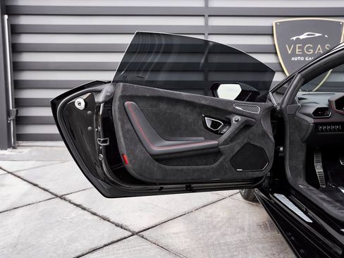 Used 2023 Lamborghini Huracan Tecnica image 34