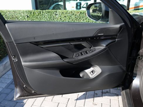 Used 2025 BMW 530i xDrive 530i xDrive image 11