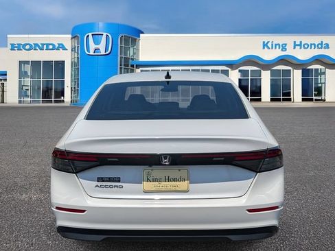 Used 2025 Honda Accord SE image 9