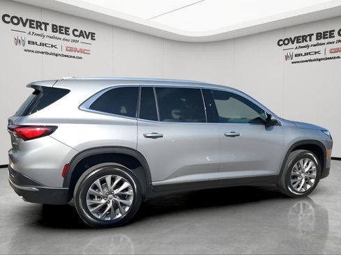 Certified 2025 Buick Enclave Preferred image 10