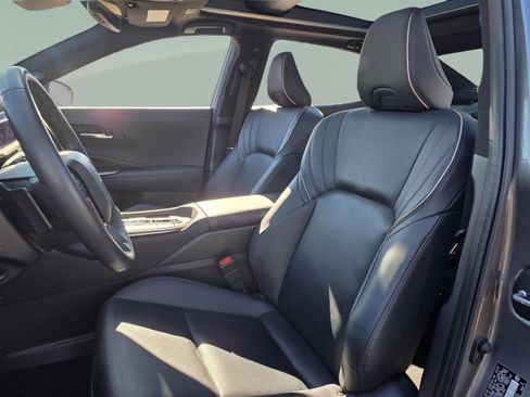 Used 2023 Toyota Crown Platinum image 12