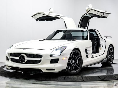Used 2011 Mercedes-Benz SLS AMG Coupe image 5
