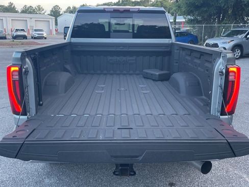 Used 2025 GMC Sierra 2500 SLT w/ SLT Premium Package AWD/4WD image 10