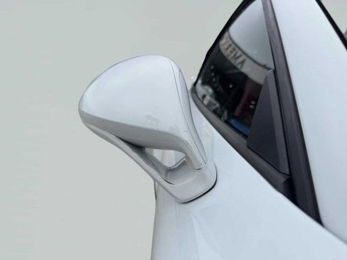 Used 2016 Porsche 911 Turbo S image 9