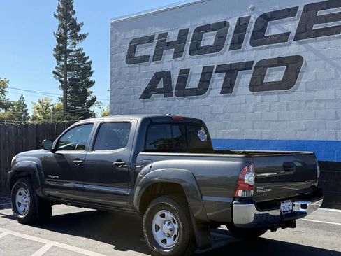 Used 2011 Toyota Tacoma PreRunner image 17