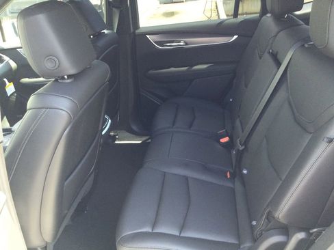 New 2025 Cadillac XT6 Luxury image 12