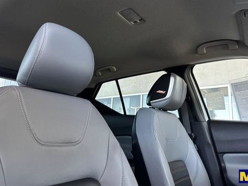 Used 2024 Nissan Kicks SR w/ SR Premium Package image 19