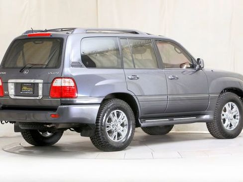Used 2003 Lexus LX 470 4WD image 2