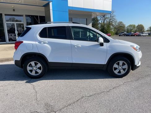Used 2022 Chevrolet Trax LT image 49