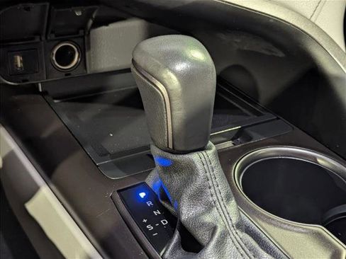 Used 2022 Toyota Camry SE image 14