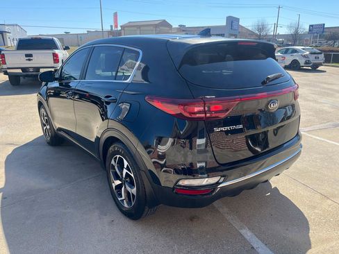 Used 2021 Kia Sportage LX w/ LX Fwd Popular Package image 4