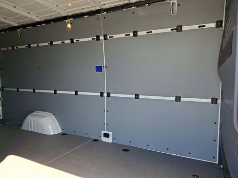 Used 2024 Mercedes-Benz Sprinter 2500 image 36