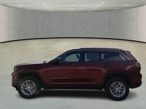 New 2026 Jeep Grand Cherokee Laredo RWD image 8