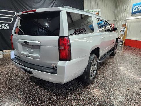 Used 2020 Chevrolet Suburban LT image 7