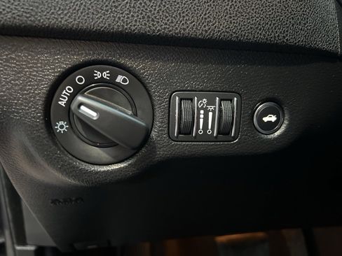 Used 2023 Dodge Charger SXT w/ Blacktop Package image 22