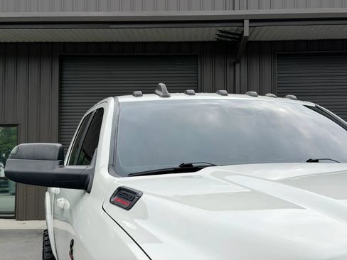Used 2022 RAM 2500 Laramie AWD/4WD image 12