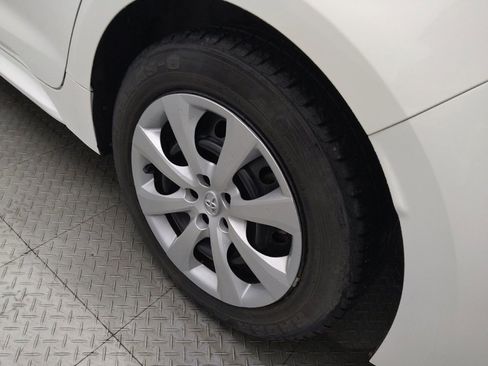 Used 2020 Toyota Corolla LE FWD image 31
