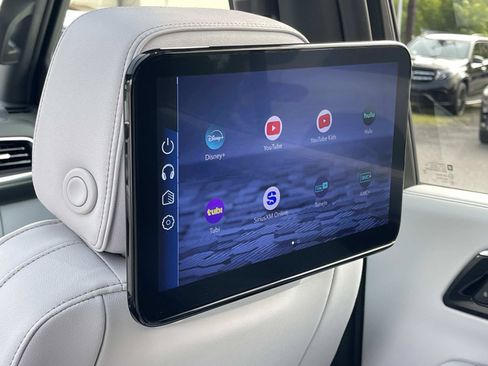 Used 2025 Chevrolet Tahoe Premier AWD/4WD image 18