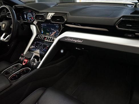 Used 2019 Lamborghini Urus AWD/4WD image 11