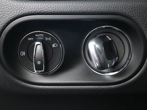 New 2026 Porsche Macan image 24