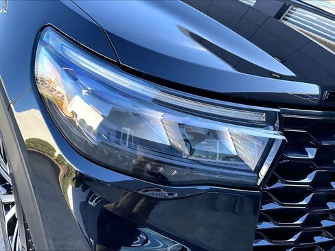 Used 2025 Ford Explorer ST-Line image 26