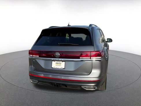 Used 2024 Volkswagen Atlas SE image 12